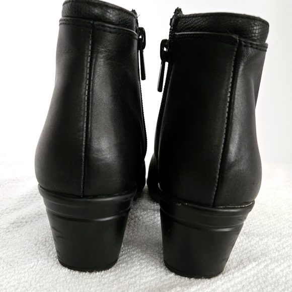 Clarks Collection Womens Emslie Monet SZ 7.5M Leather Ankle Booties Heel… - Picture 8 of 9